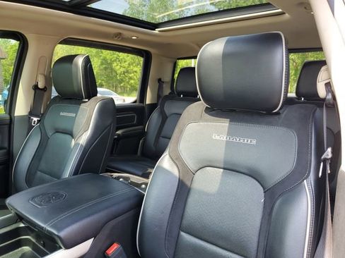 Used 2020 RAM 1500 Laramie AWD/4WD image 17