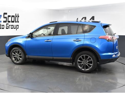 Used 2018 Toyota RAV4 Limited w/ Advanced Technology Package AWD/4WD image 3