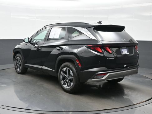 Certified 2025 Hyundai Tucson SEL AWD/4WD image 4