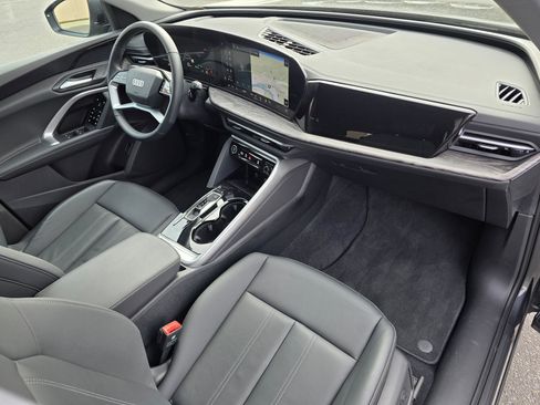 Certified 2025 Audi Q5 Premium w/ Convenience Package AWD/4WD image 16
