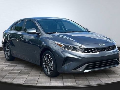 Certified 2024 Kia Forte LXS FWD image 3
