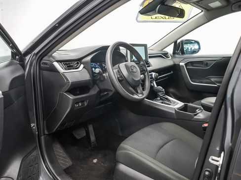 Used 2025 Toyota RAV4 LE image 17