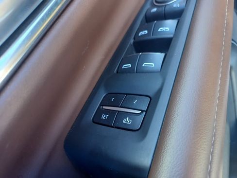 Used 2022 Chevrolet Tahoe High Country w/ Premium Package 2 AWD/4WD image 19