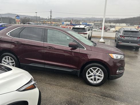 Used 2021 Ford Edge SEL w/ Convenience Package image 4
