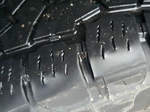 Used 2004 Dodge Dakota Sport w/ Tire & Handling Group image 3