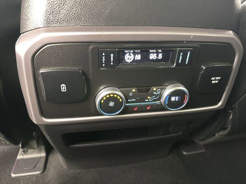 Used 2019 Ford Expedition Platinum image 19