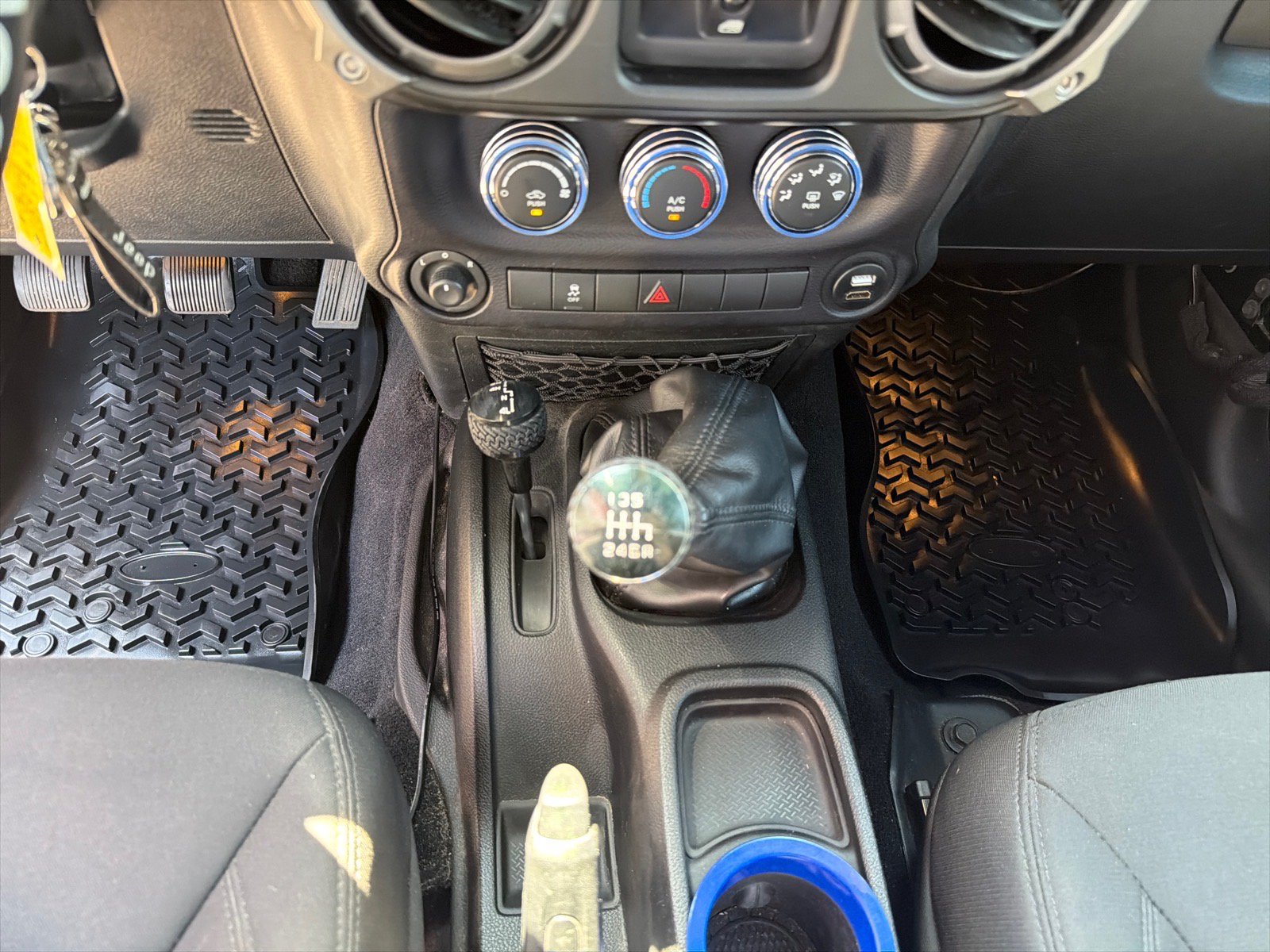 Used 2015 Jeep Wrangler Unlimited Sport w/ Quick Order Package 23S AWD/4WD image 16