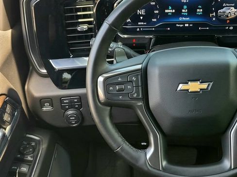 Used 2024 Chevrolet Silverado 1500 High Country AWD/4WD image 16