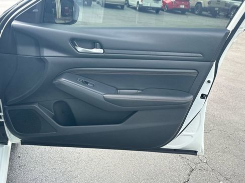 Used 2020 Nissan Altima 2.5 SR FWD image 15