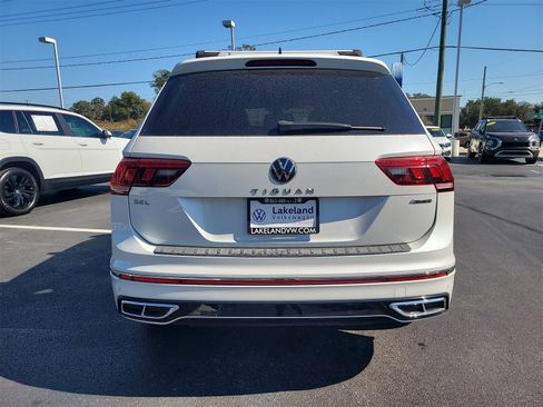 Used 2022 Volkswagen Tiguan SEL R-Line image 7