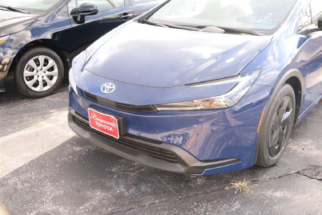 New 2027 Toyota Prius LE FWD image 2