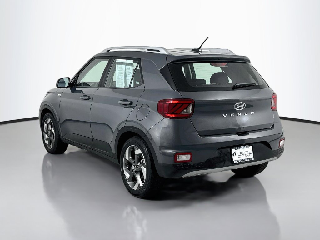 Used 2025 Hyundai Venue SEL FWD image 8