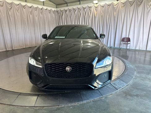 Used 2023 Jaguar XF SE RWD image 2