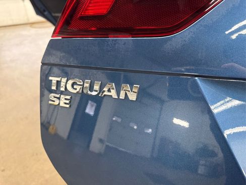Used 2020 Volkswagen Tiguan SE w/ Panoramic Sunroof Package image 13