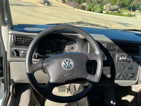 Used 2002 Volkswagen Eurovan MV image 19