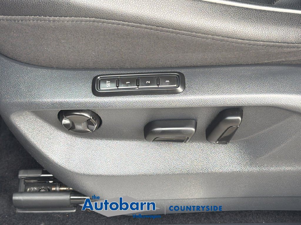 Used 2020 Volkswagen Tiguan SEL Premium R-Line AWD/4WD image 11