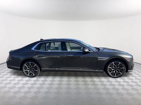 Used 2025 Genesis G90 3.5T image 4