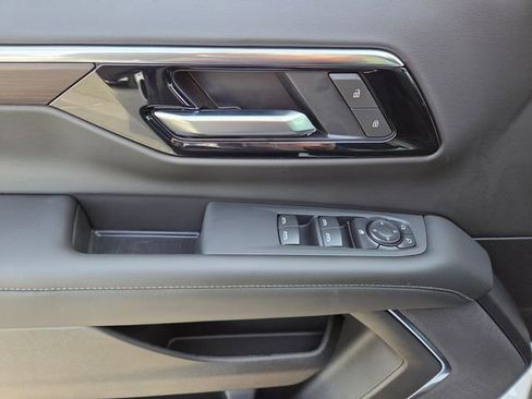 New 2026 Chevrolet Suburban LS image 10