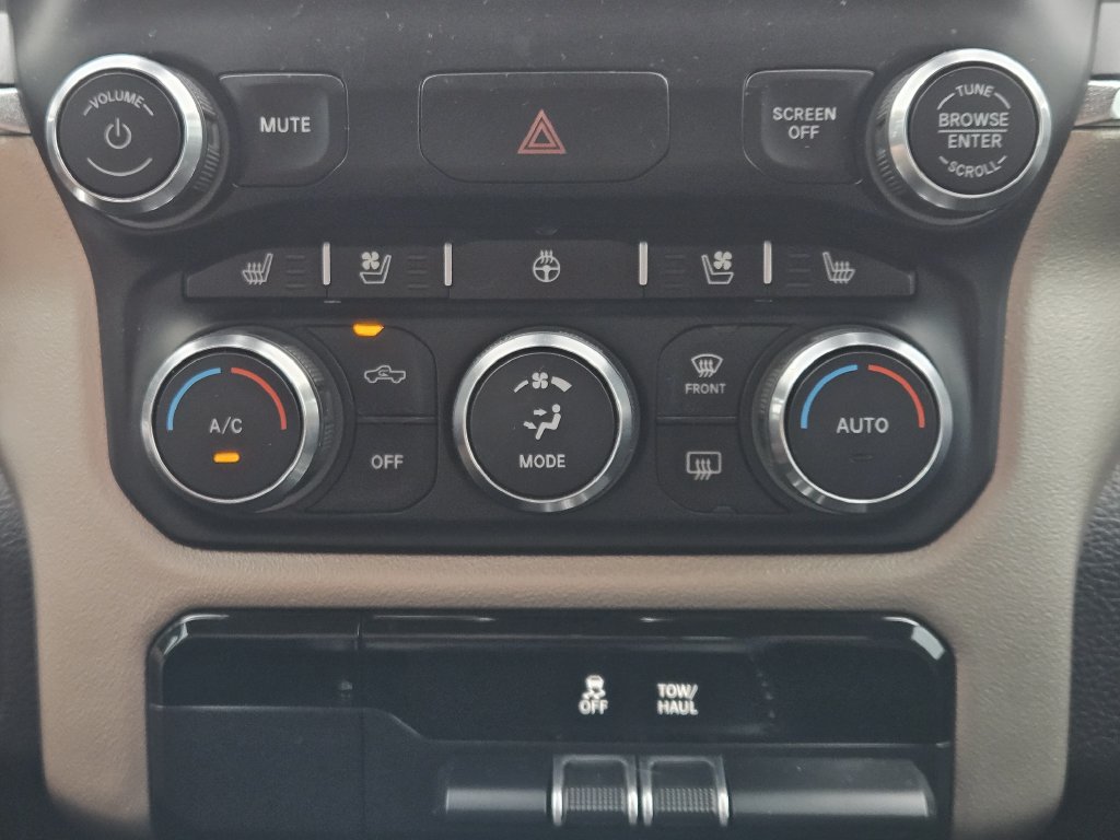 Used 2019 RAM 1500 Laramie AWD/4WD image 19