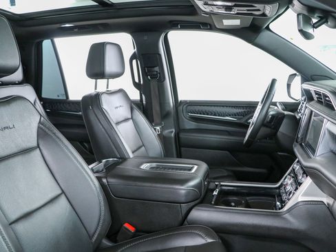 Used 2023 GMC Yukon Denali AWD/4WD image 31