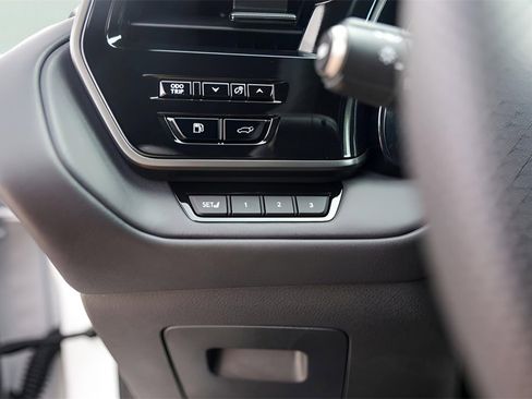 Used 2026 Lexus TX 500h AWD w/ Technology Package image 18