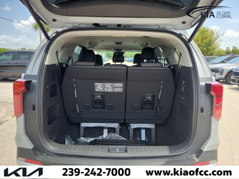 New 2026 Kia Carnival EX FWD image 10
