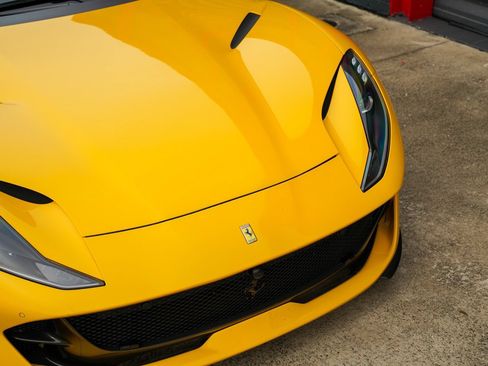 Used 2019 Ferrari 812 Superfast RWD image 2