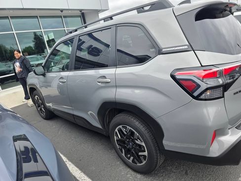 Certified 2025 Subaru Forester Premium AWD/4WD image 4