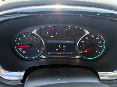 Used 2023 Chevrolet Traverse LT FWD image 9