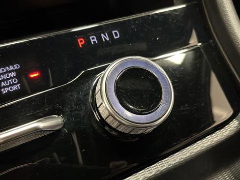 Used 2024 Jeep Grand Cherokee L Limited w/ Black Appearance Package image 19