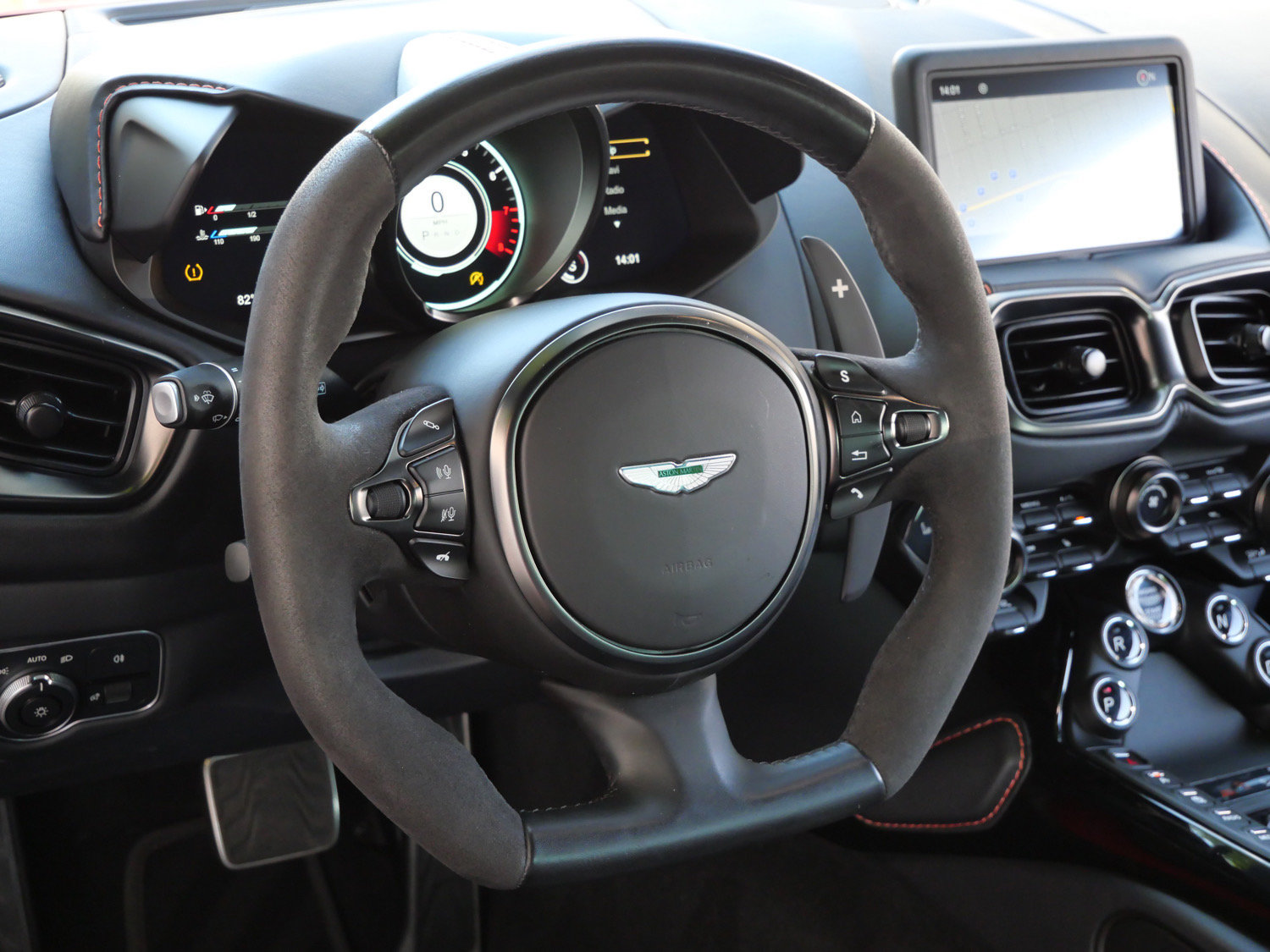 Used 2022 Aston Martin V8 Vantage Coupe RWD image 11