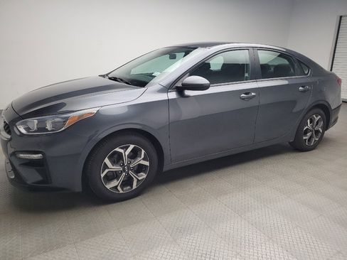 Used 2020 Kia Forte LXS FWD image 2