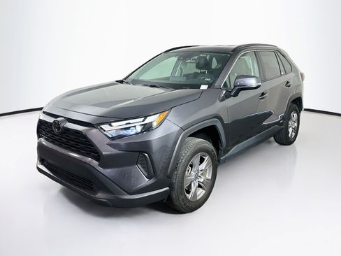 Used 2025 Toyota RAV4 XLE AWD/4WD image 3
