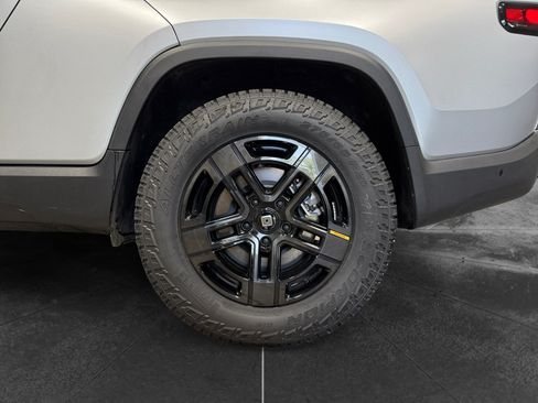 Used 2024 Rivian R1T Adventure AWD/4WD image 37