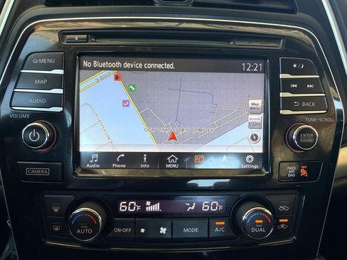 Used 2016 Nissan Maxima SR FWD image 18