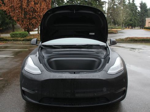 Used 2022 Tesla Model Y Performance image 29