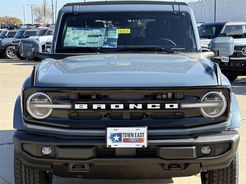 New 2025 Ford Bronco Outer Banks image 6