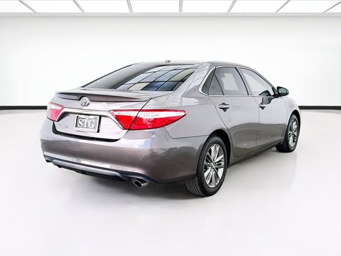 Used 2017 Toyota Camry SE FWD image 4