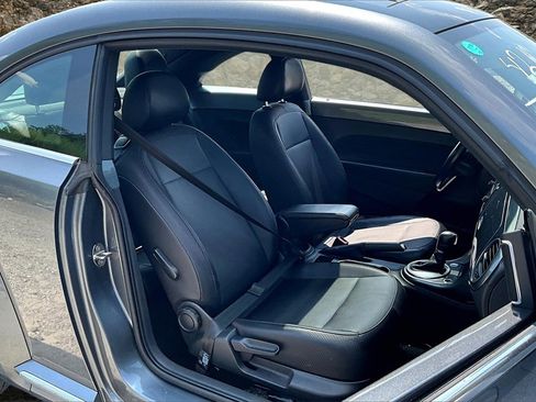 Used 2019 Volkswagen Beetle 2.0T SE image 7
