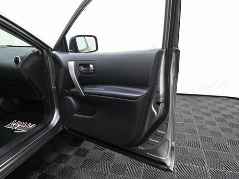 Used 2011 Nissan Rogue SV w/ SL Pkg image 25