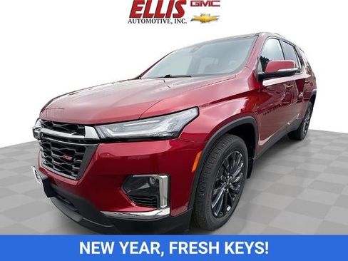 Used 2023 Chevrolet Traverse RS w/ LPO, Floor Liner Package image 1