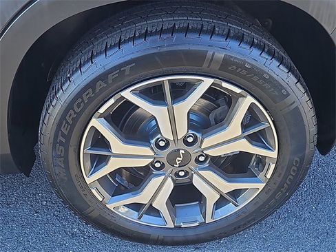 Certified 2023 Kia Seltos EX image 8