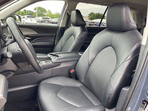 Used 2025 Toyota Grand Highlander FWD image 24