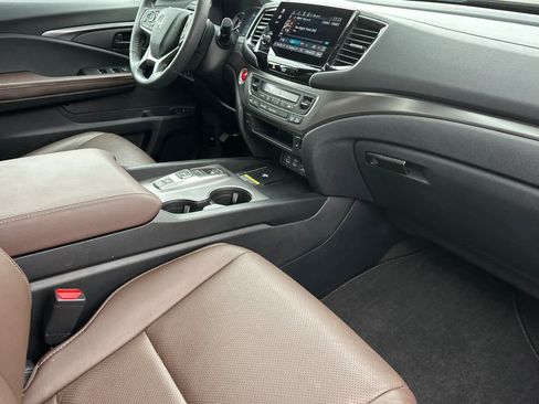 Certified 2024 Honda Passport EX-L image 18