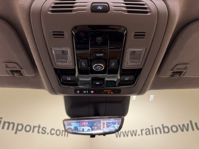 Used 2025 Cadillac Escalade Premium Luxury Platinum AWD/4WD image 21