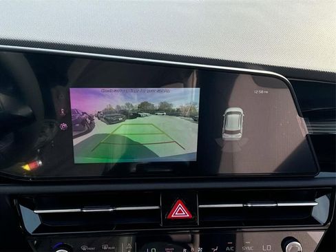 Certified 2025 Kia Niro EX image 28