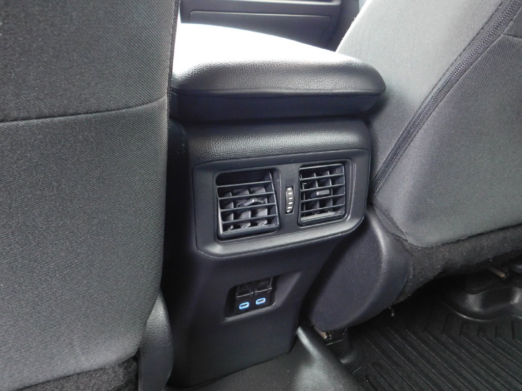 Used 2022 Toyota RAV4 XLE AWD/4WD image 16