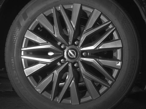 Used 2025 Nissan Altima 2.5 SV FWD image 15