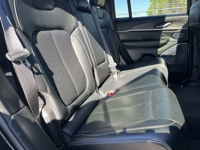 Used 2022 Jeep Grand Cherokee Overland AWD/4WD image 27