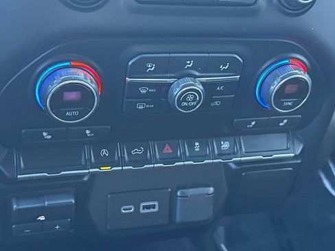 Used 2021 Chevrolet Silverado 1500 LT image 23